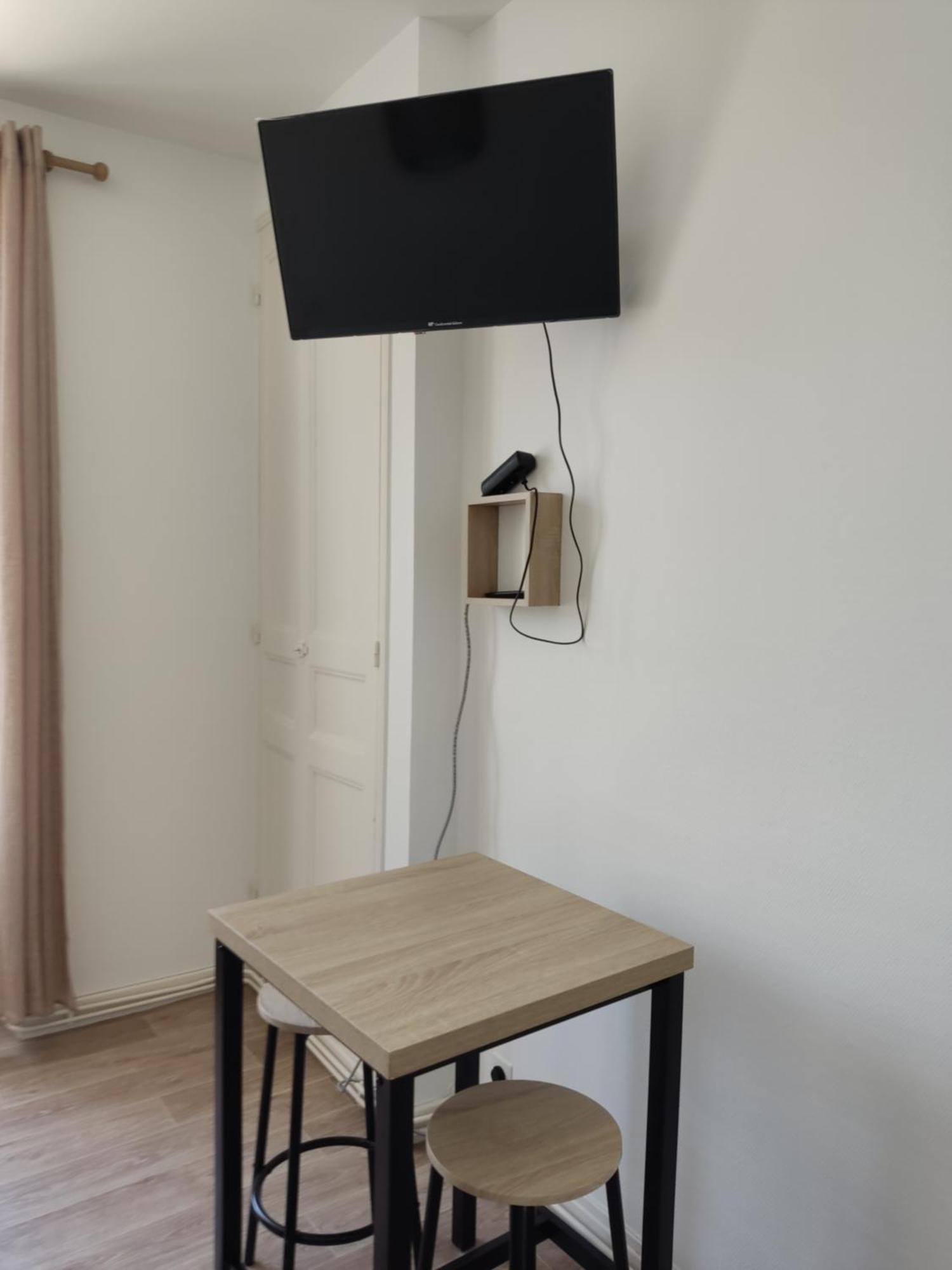 Appartement Le 3, Wifi, Parking, Centre à Châteauroux Extérieur photo